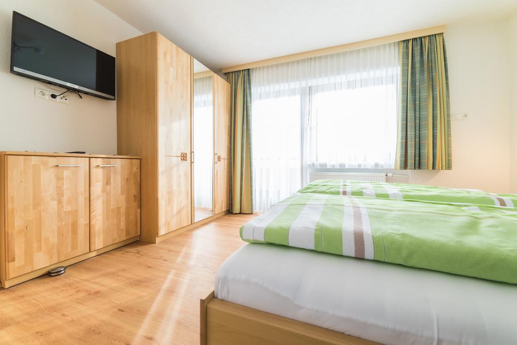 Apart Steiner Apartment Strass im Zillertal Exterior photo